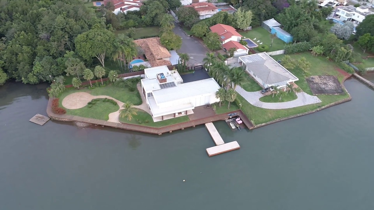 Drone sobrevoa MANSÕES no LAGO SUL