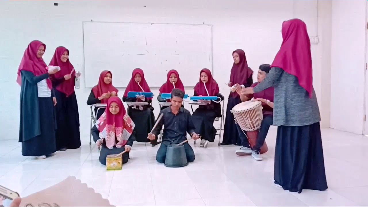 Ansambel Musik Bungong Jeumpa 18 AT 01 (Klp.3: Symphony) PGSD FIP UNP
