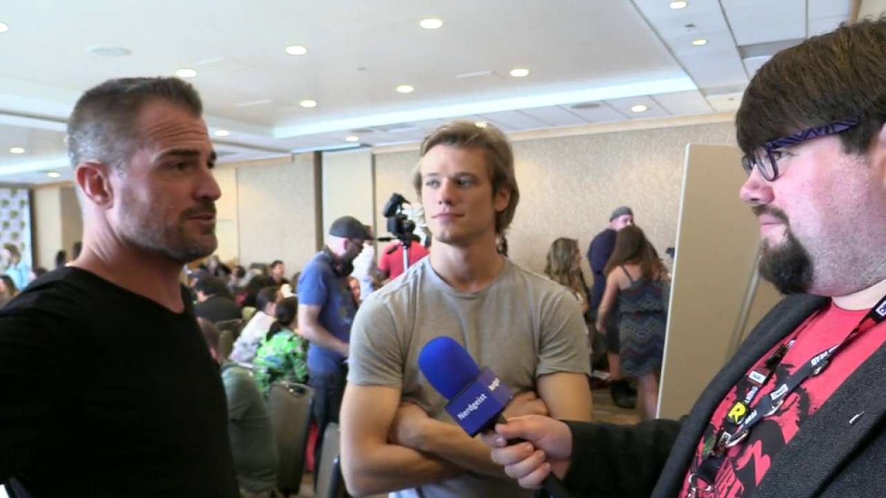 Interview with Lucas Till and George Eads at SDCC 2016 (Macgyver)