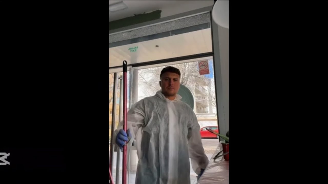 ‼️Stefan Karić u ulozi molera‼️Sređuje lokal na Ibici &ndash; ovo je prilika da vidite kako izgleda‼️