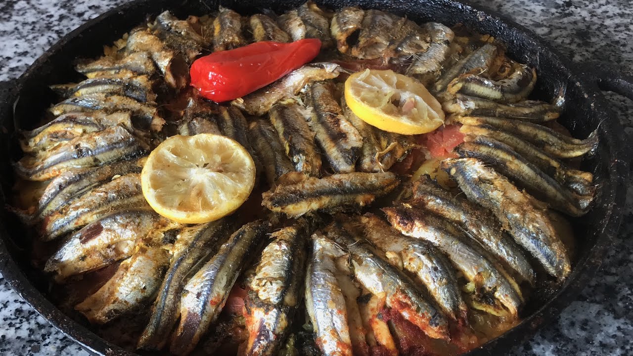 دائما مع السهل والسريع 👩🏻‍🍳حوت شطون فالفرن بدون زيت اكثر من رائعة 😋👌🏻