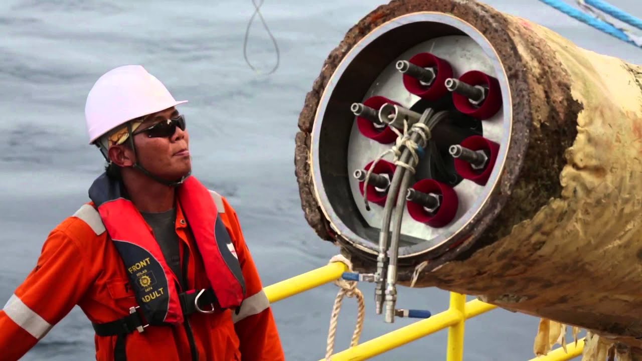 ROV, heavy lifting, platform installation - preview.  Oil & Gas Bosiet cameraman/filmmaker Vietnam