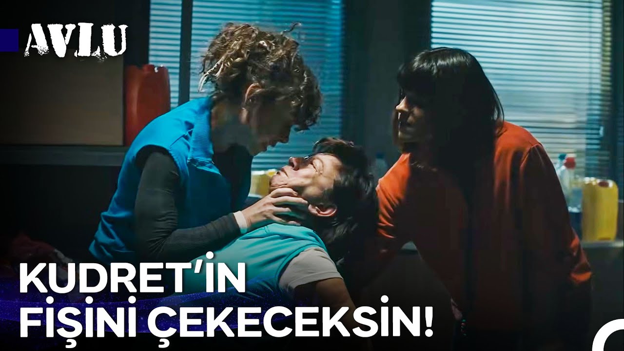 Bundan Sonra Bize Çalışacaksın! - Avlu