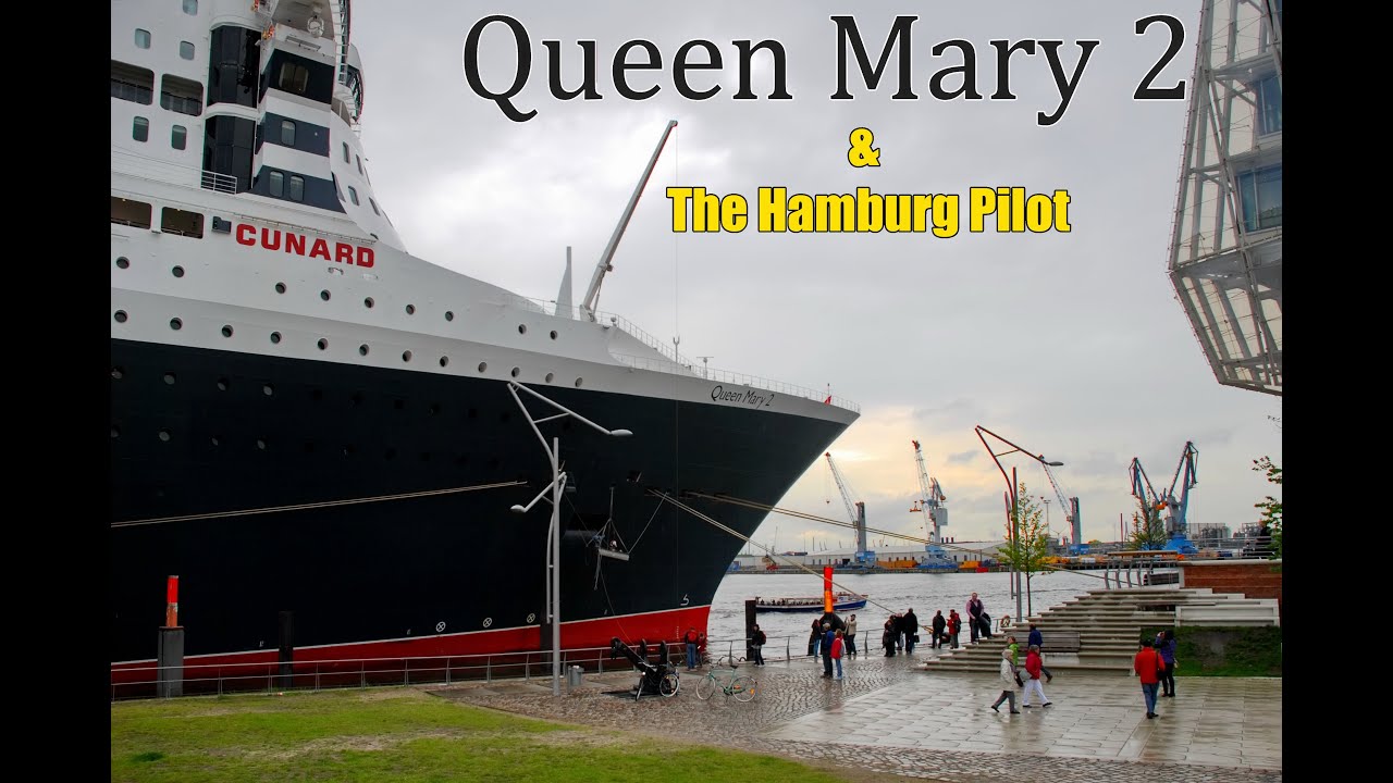 Queen Mary 2 embarking the  Hamburg Pilot.