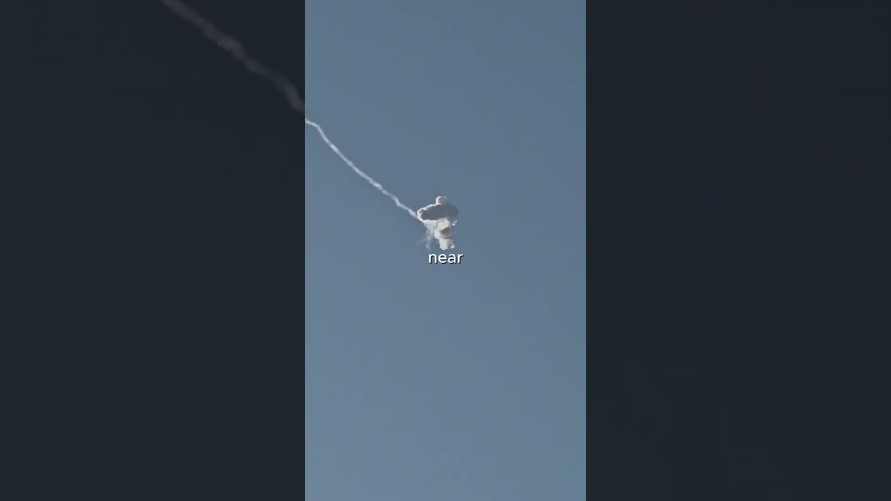 Смотрите, как израильские системы ПВО противостоят иранскому ракетному обстрелу.