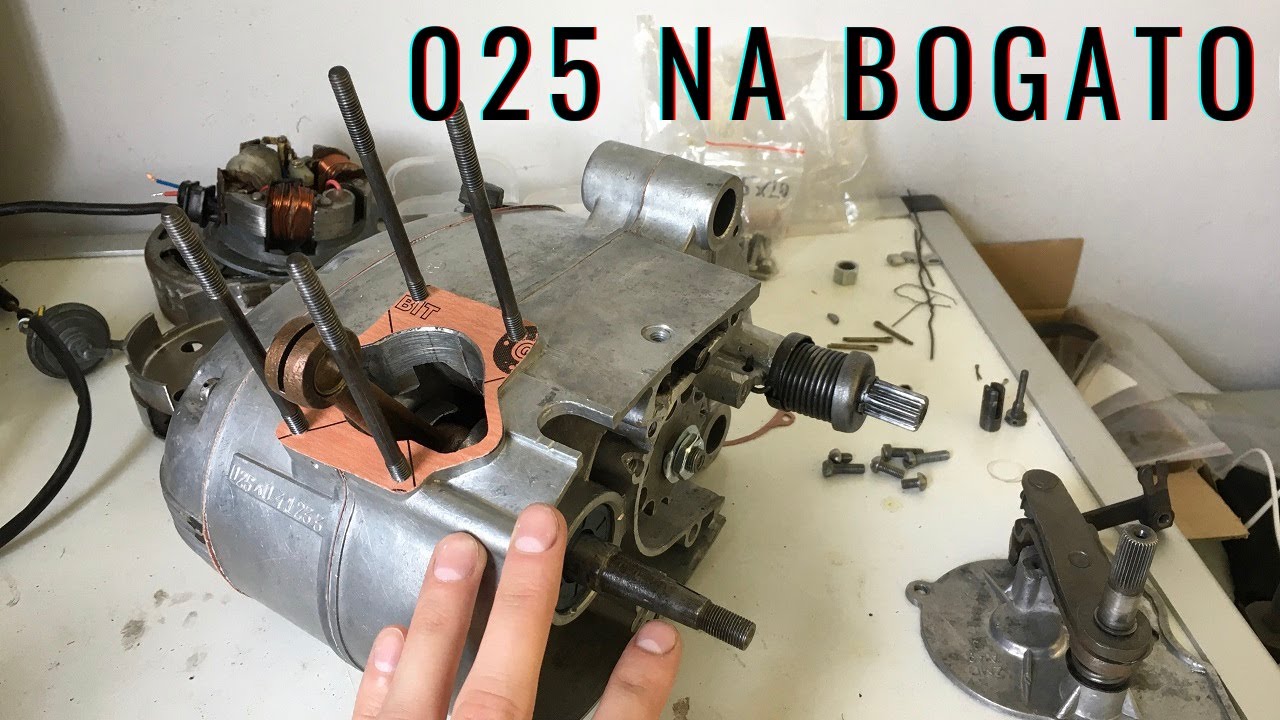 Kolejna część składania silnika 025 - wał, skrzynia, sprzęgło...