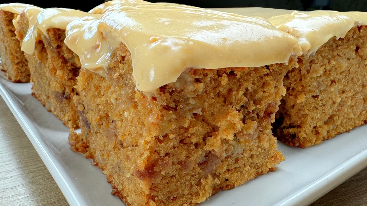 Easy Banana Cake recipe - Quick and Delicious! With Peanut Butter Frosting