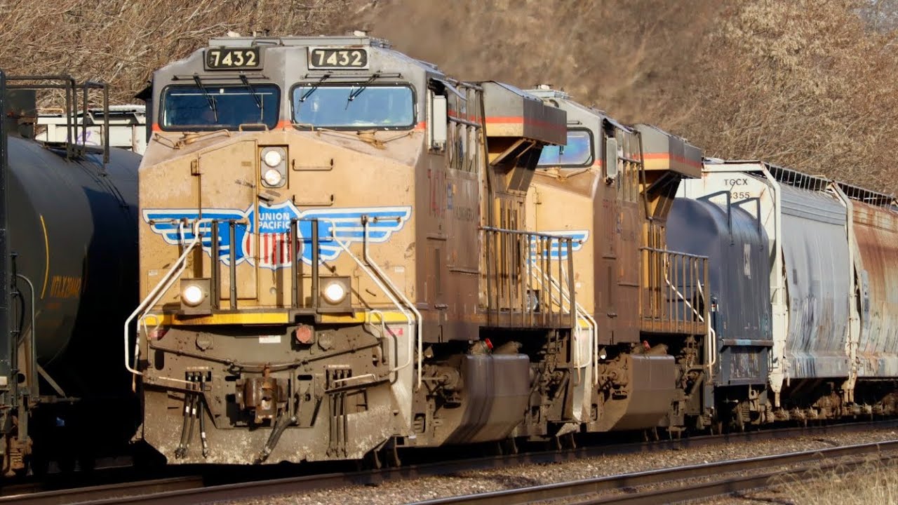 Glen Ellyn and Wheaton Illinois railfanning!