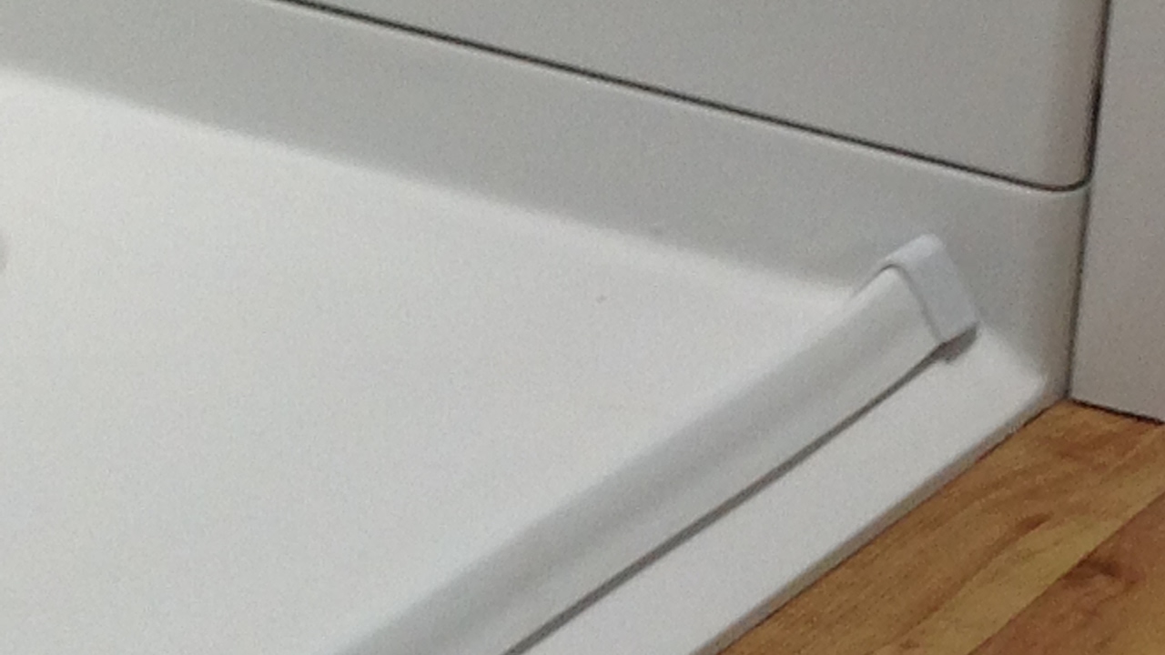 How To Install a Collapsible Water Dam in Your Barrier-Free Shower