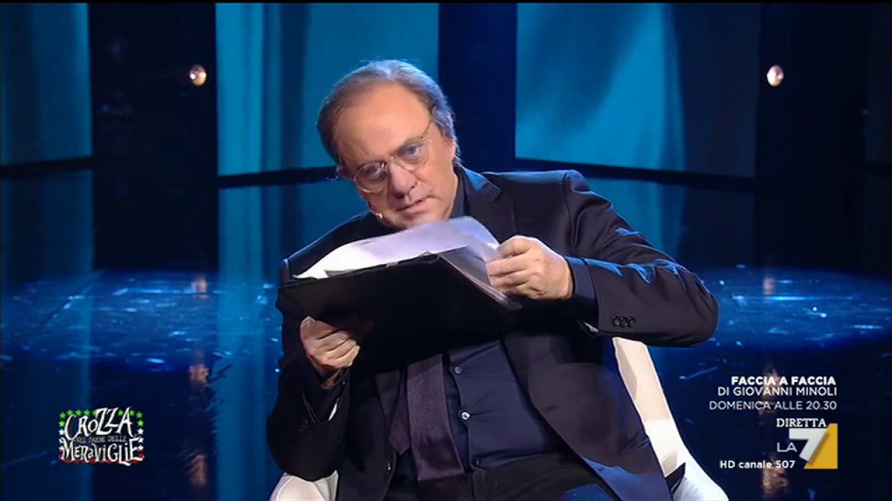 Crozza-Padoan: Questa la so. La risposa giusta è 'Buonasera anche a lei'