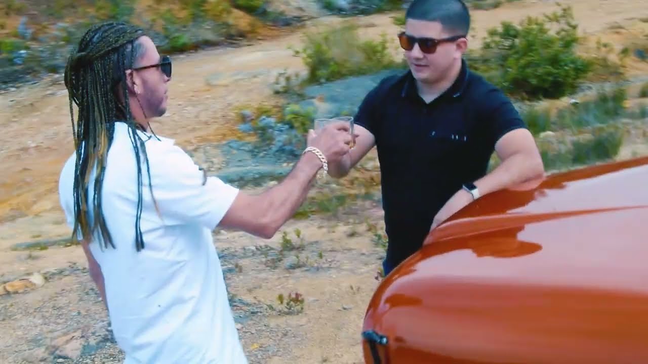 LA TIENES QUE OLVIDAR – Juan Manuel El Caballero & Tavo Padilla (Video Oficial)