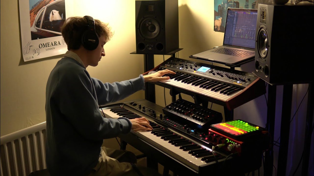 Thundercat 3am - Piano Improvisation Live Looping Cover | Robert Dimbleby