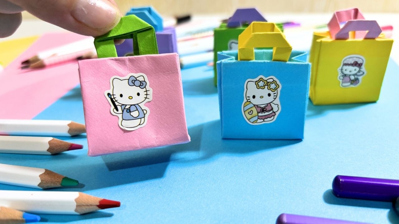 How to fold a HELLO KITTY shaped paper bag.