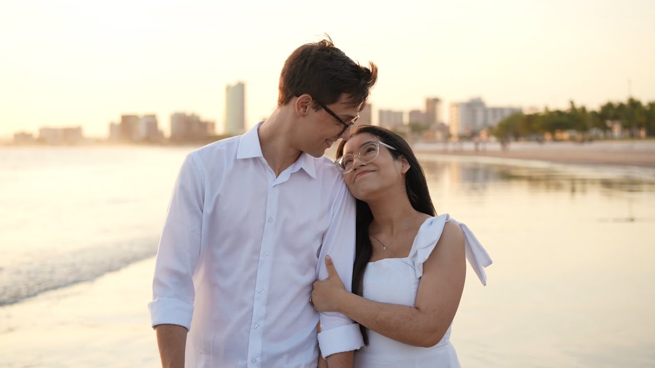 O PRÉ WEDDING NA PRAIA MAIS LINDO DO MUNDO | Duda e Chico