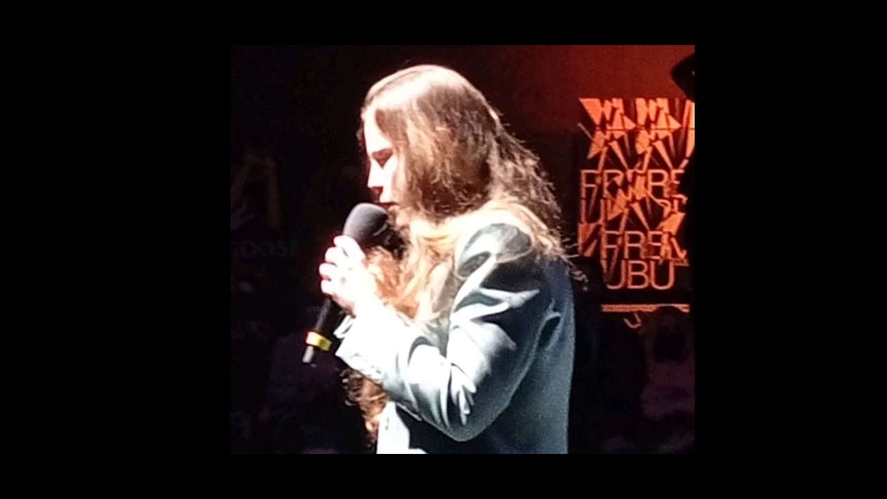 Federica Rosellini al Premio UBU 2021 canta un brano di di Santa Ildegarda di Bingen