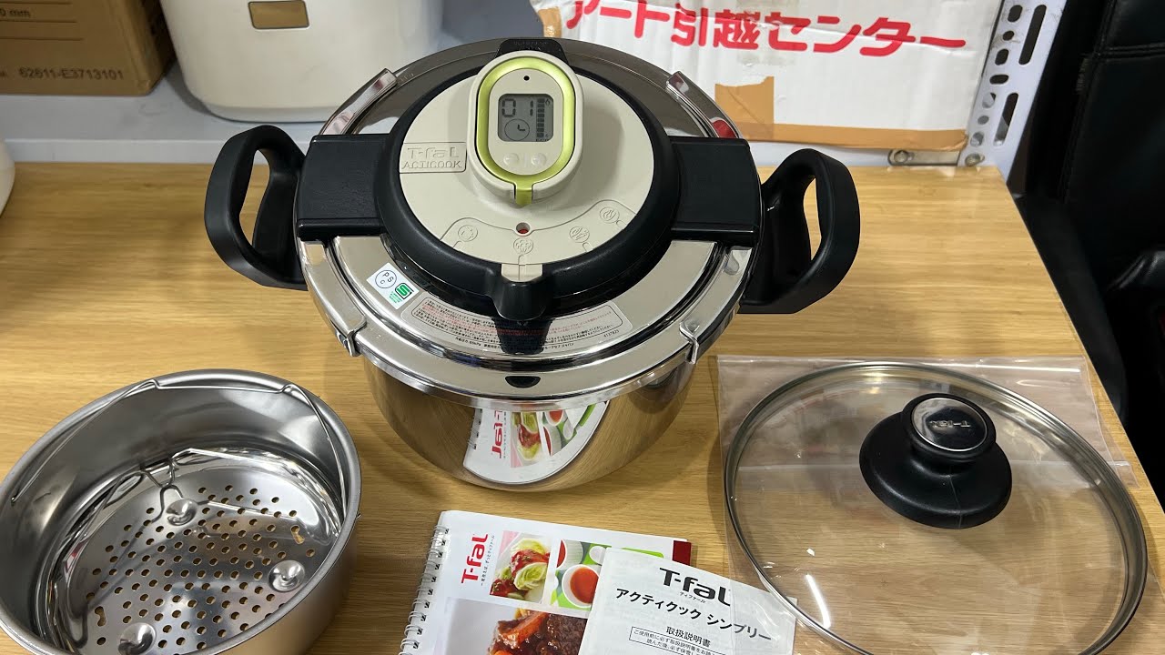 Nồi áp suất T-Fal 6 lít của Pháp 6 lít . Có đồng hồ hẹn giờ , vung kính . Chế độ hầm rau củ , xương