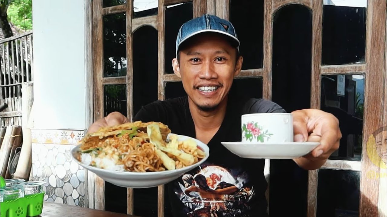 Warung Sego Pecel Di bawah gunung, seporsi 6000 ANTRI BANGET!!