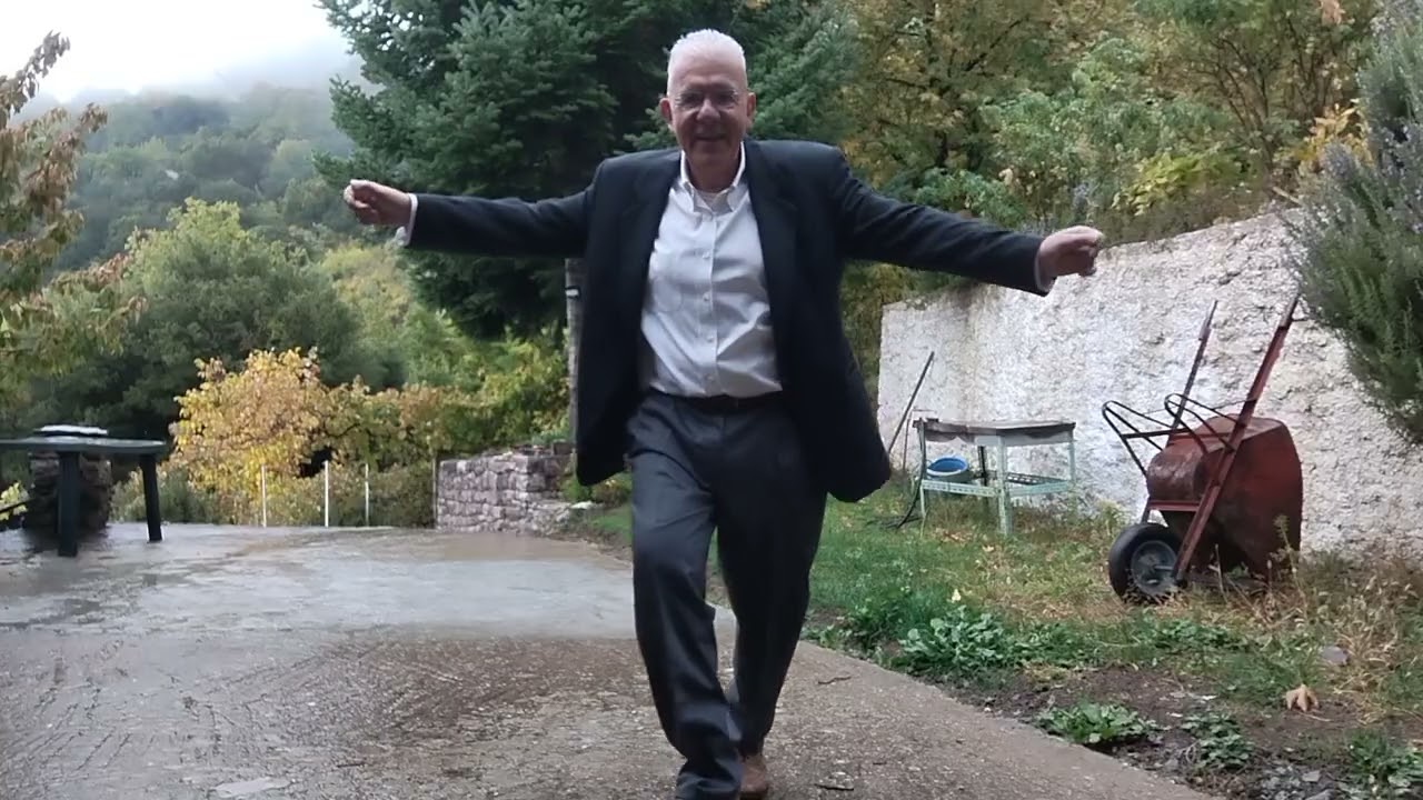 ΒΑΣΊΛΙΚΕΜΟΥ ΤΡΙΚΛΟΝΕ Χ ΚΩΣΤΑΡΕΛΟΣ
