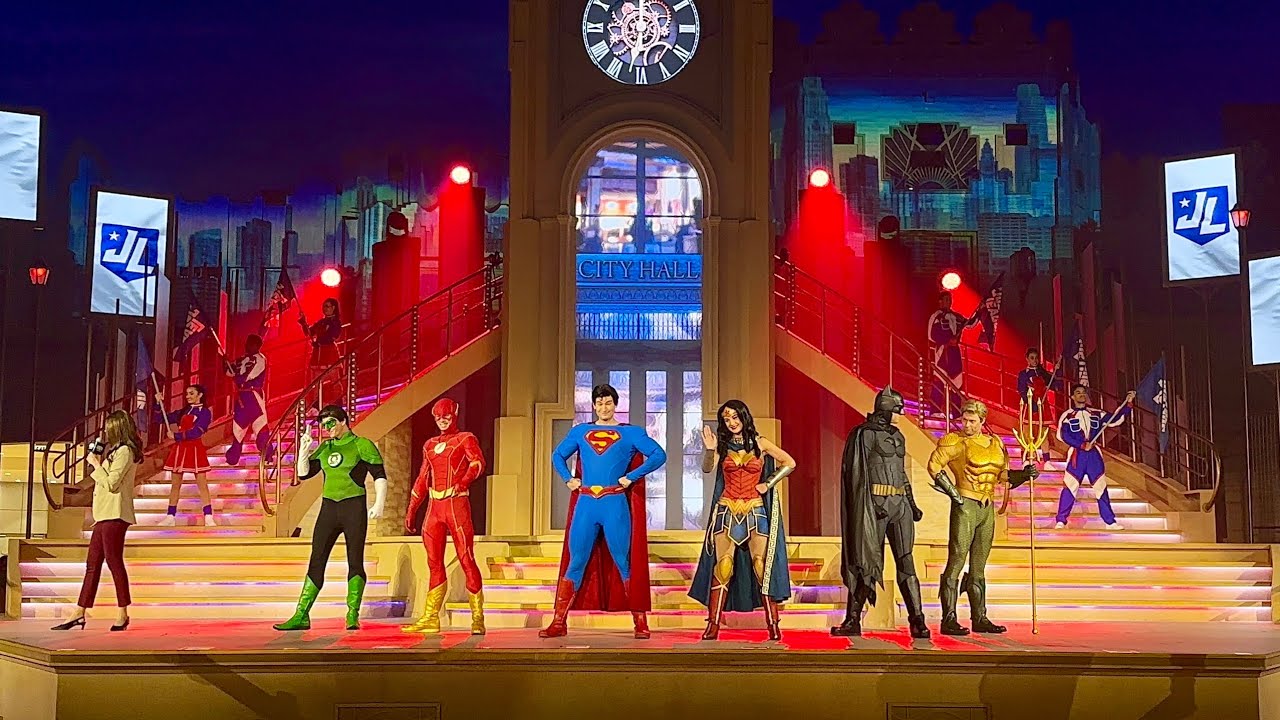 Meet the Justice League with Lois Lane LIVE [4K]