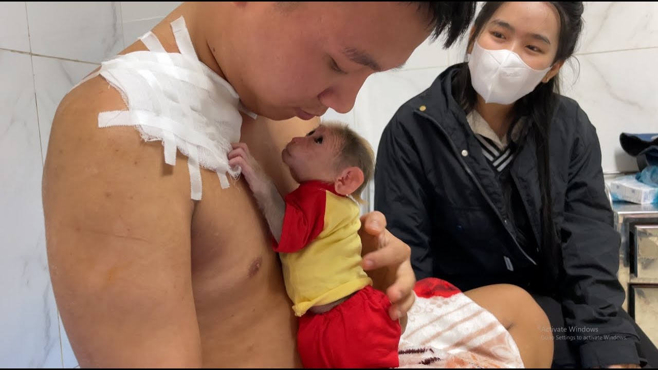 So sweet! Cubis monkey visits sick Dad!