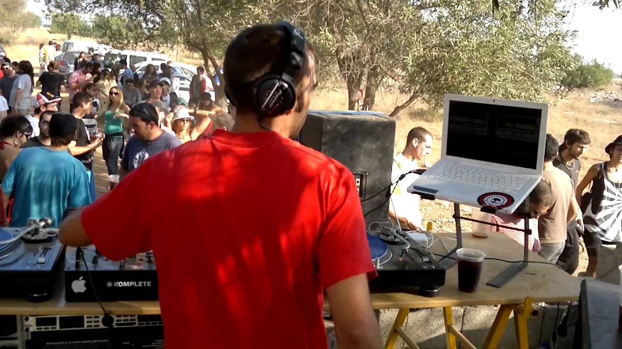 Alme @ Musitek party [15/10/11]