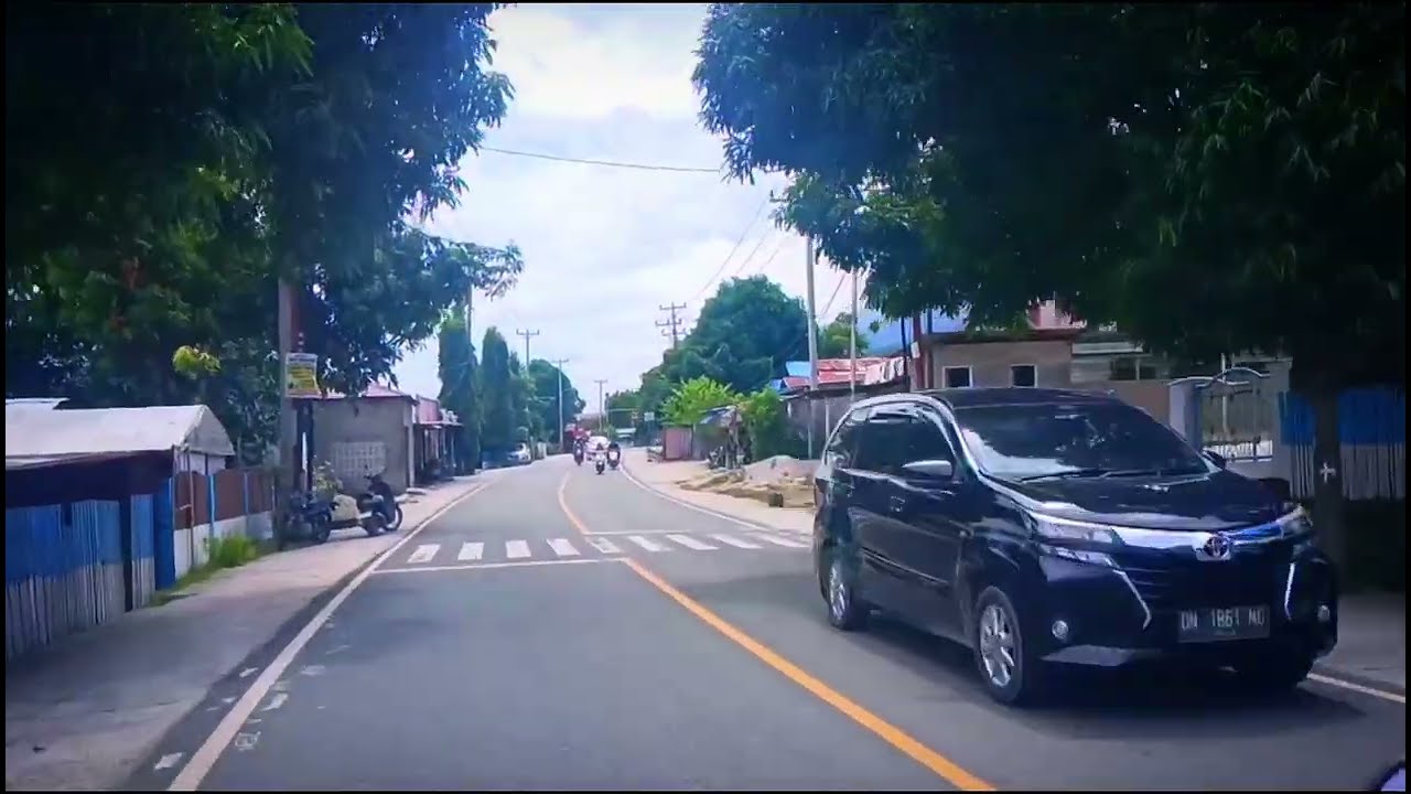 Menjelajah Indahnya Pemandangan Gunung, Laut dan Perkampungan Sepanjang Jalan Poros Donggala