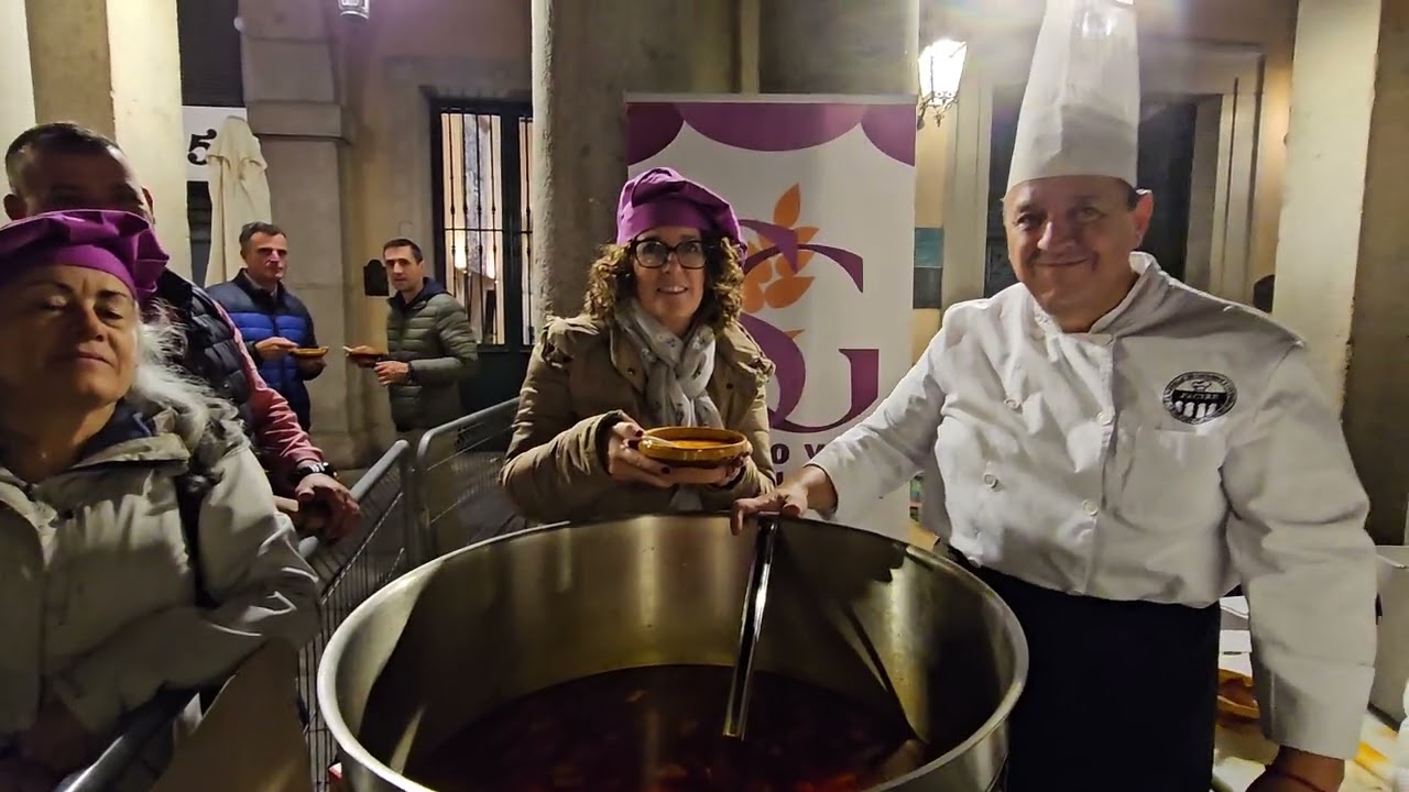 Fiesta de San Frutos 2024.  Plaza Mayor de Segovia. Sopas del Santo 24/10/2024