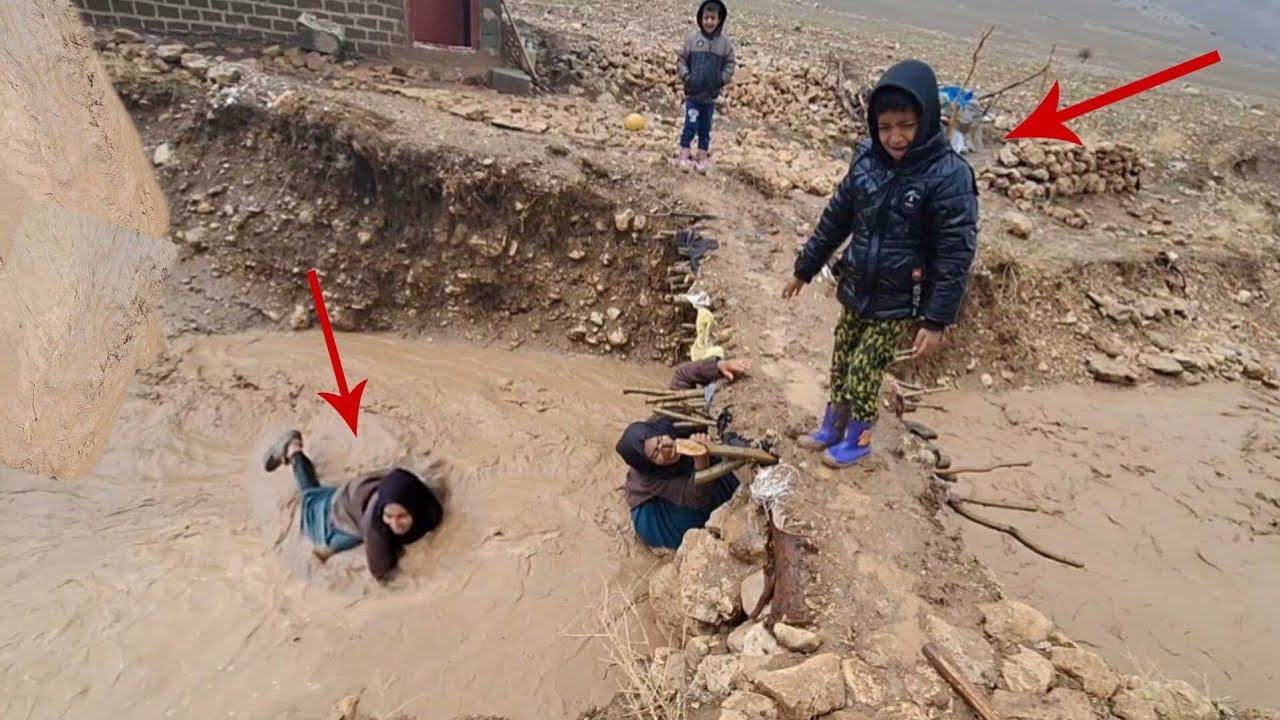 Nomadic Life Disrupted: Devastating Floods and Displaced Homes 🏞️💔