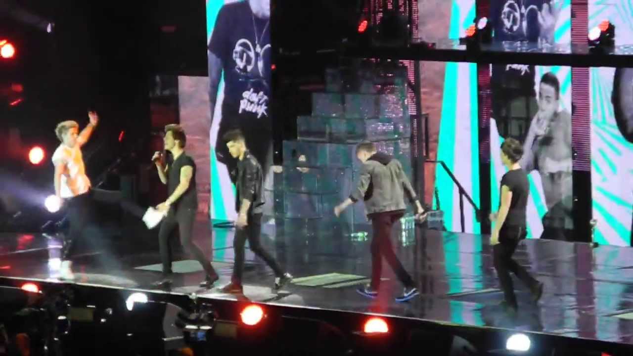 One Direction - 'Heart Attack' in Berlin 05/11/13