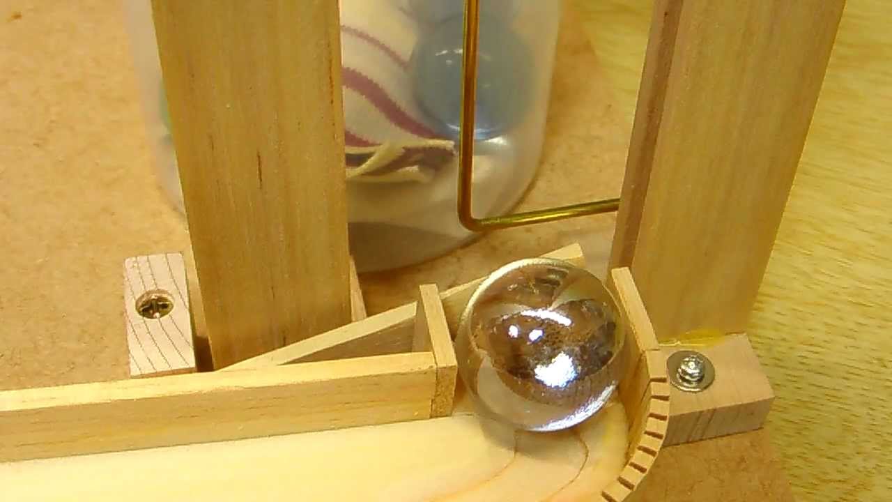 Ball elevator by mangle gear