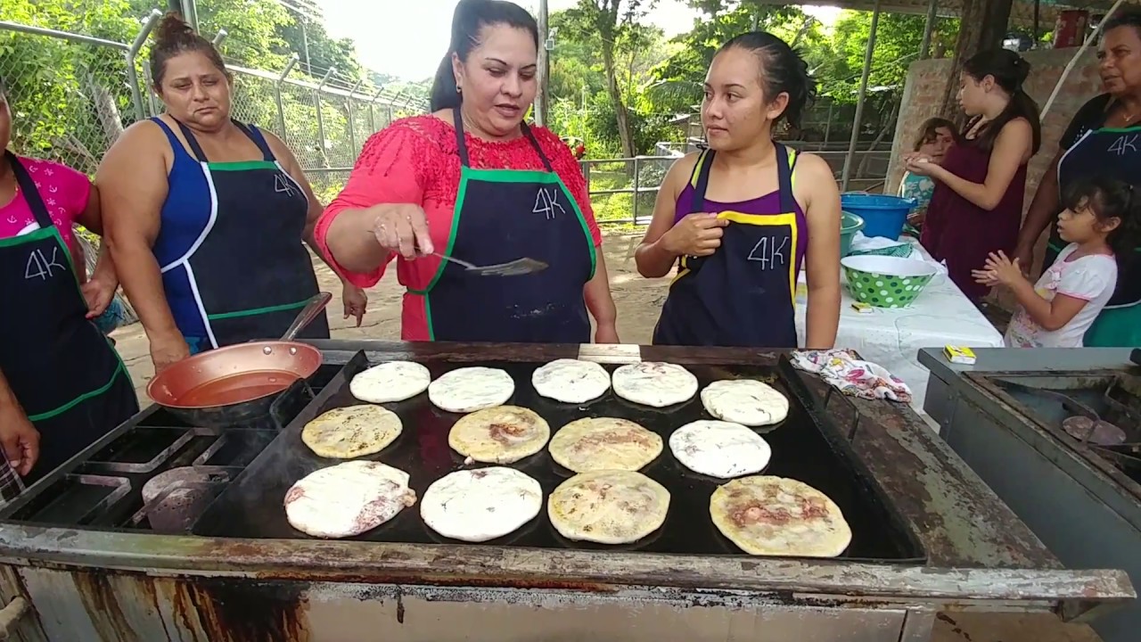 Todo listo! empecemos con la Pupuseada en compañia de niña Betty. Parte 8