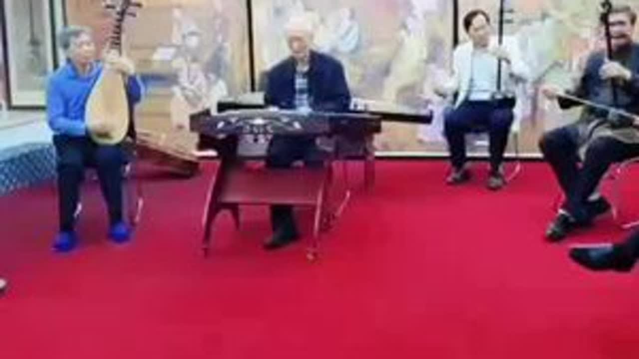 潮州音乐《福德祠》由于调式不同，故韵味各异。在变调的演奏中，最独特的是以活五调演奏，具有特殊的音乐韵律，极富感染力。