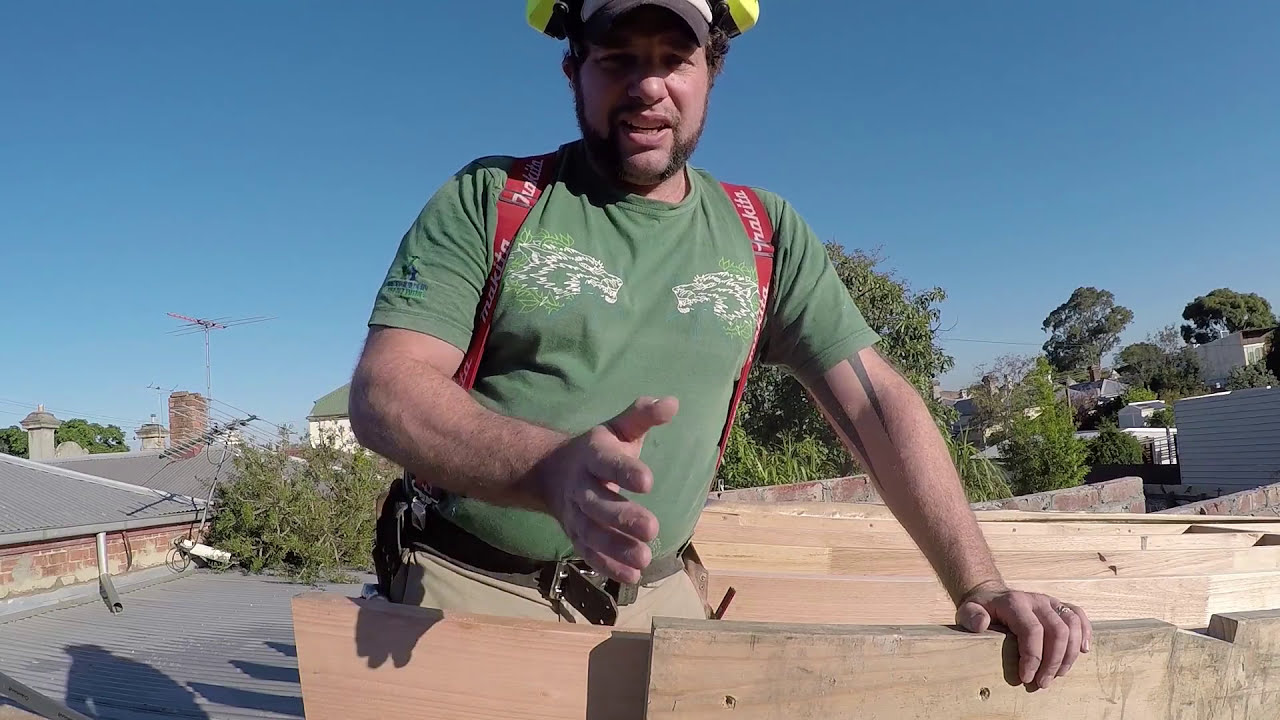 How to Pitch a roof  (Skillion or Mono pitch) inc making a pattern rafter with an overlap birdsmouth