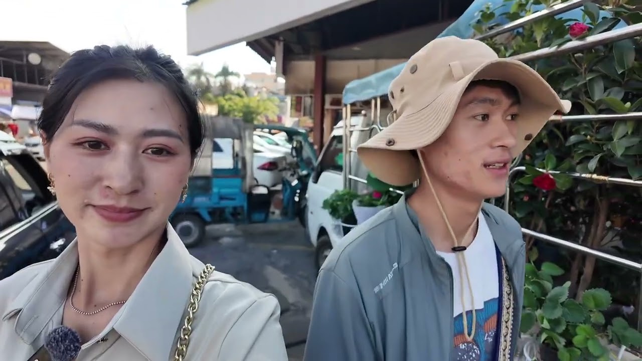 ตลาดคนจีนสินค้าของเชียงตุงก็มีอะไรก็น่าชื้อจัง