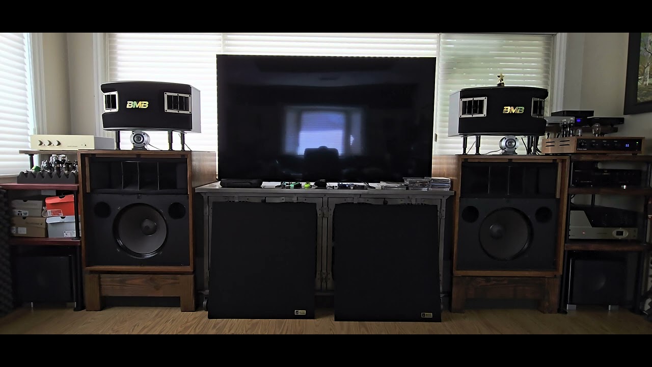 Famous Blue Raincoat - Leonard Cohen (live)