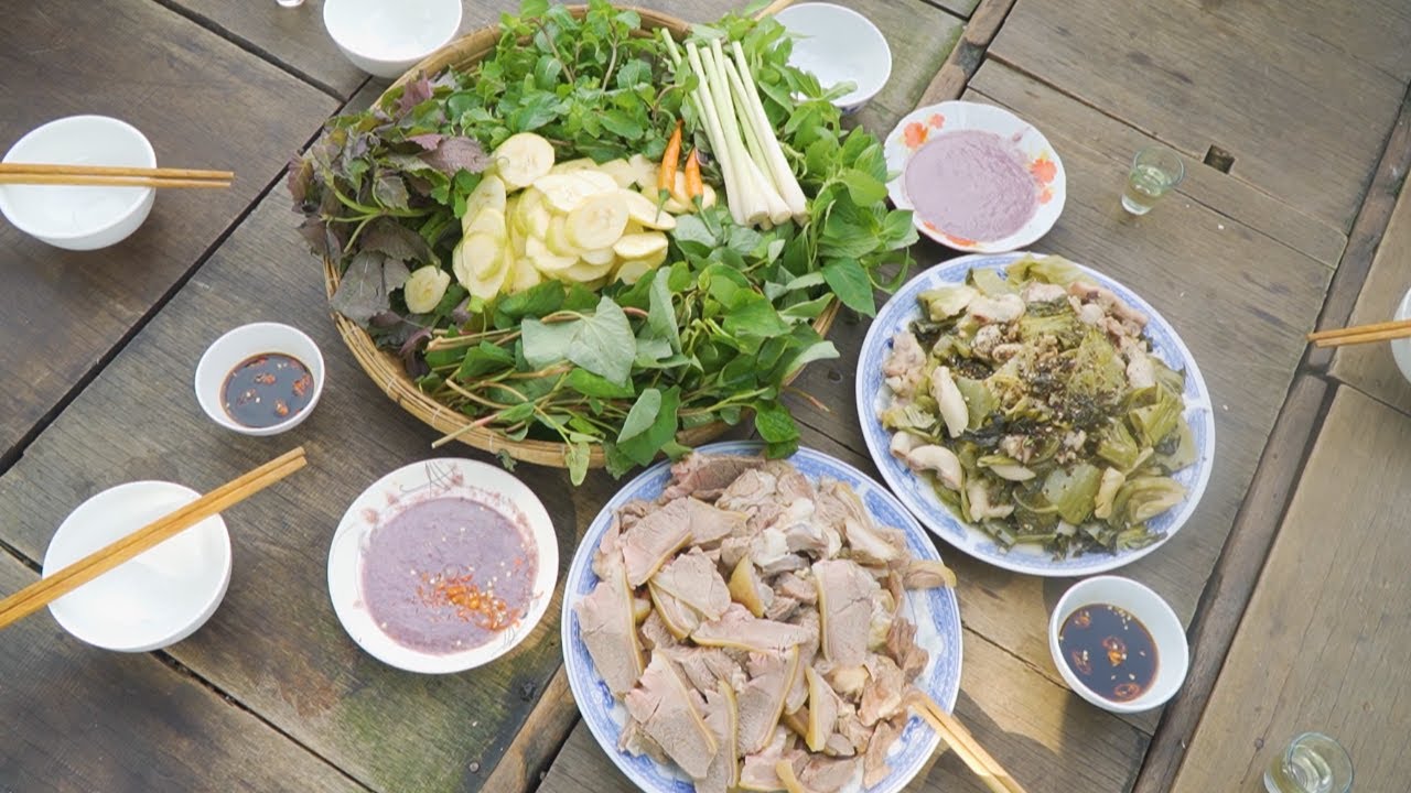 Thịt Dê luộc sả chấm Mắm Tôm 
