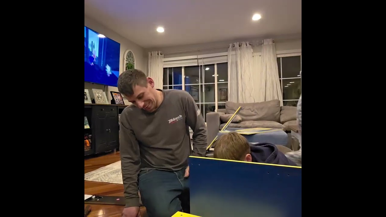 The family builds a SpOnGeBoB CLAW MACHINE!!! 
