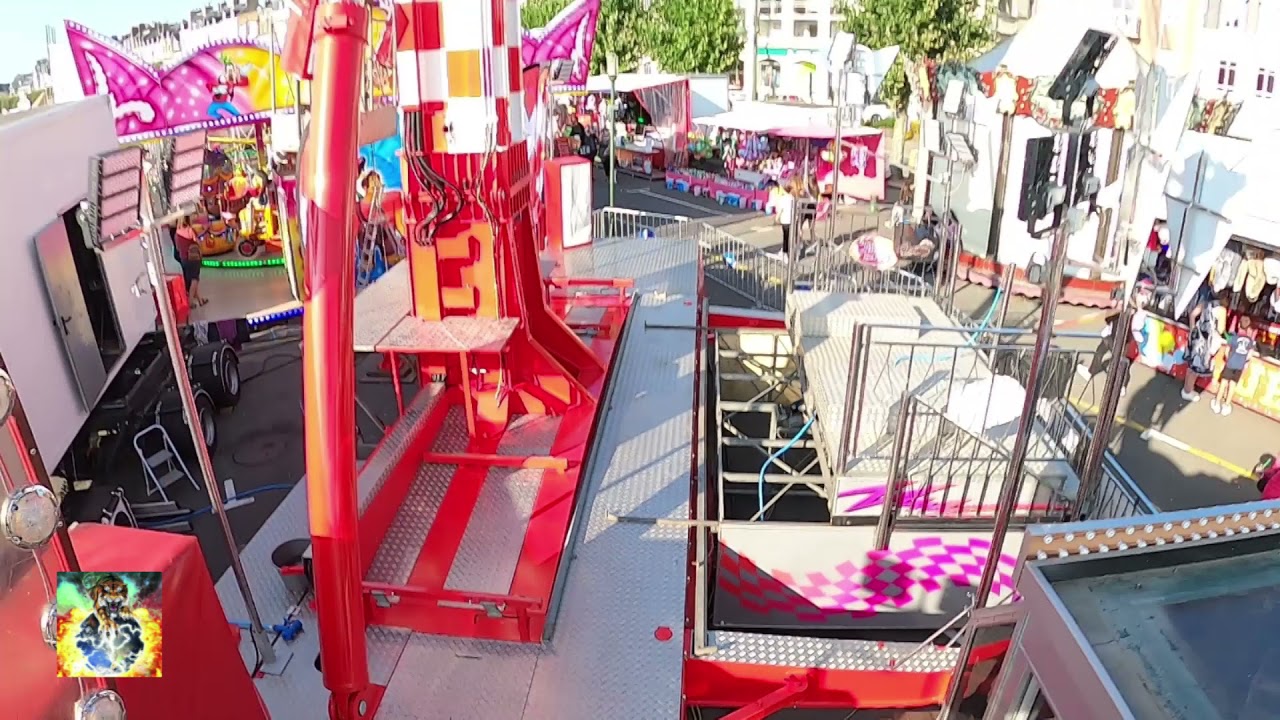 Manège Booster 2, fête foraine de Trouville sur mer 2021 ( 14 )