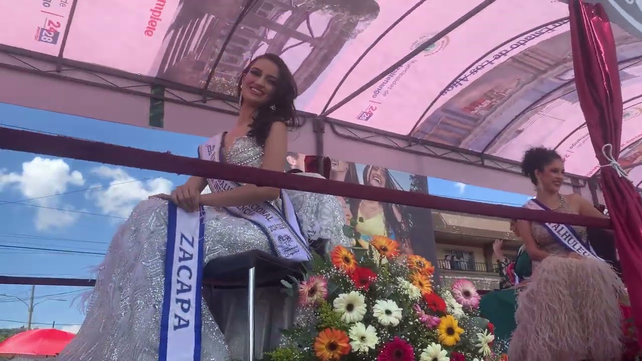 Desfile de carrozas 16 septiembre Xela