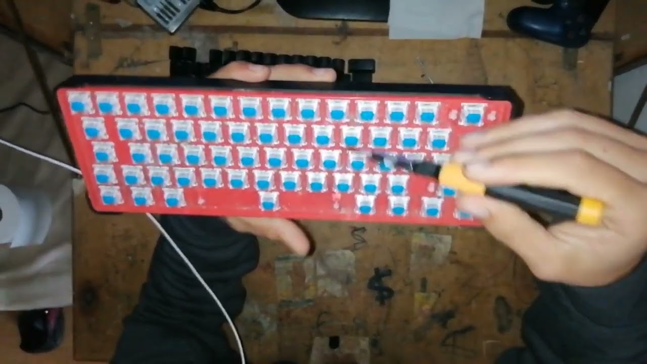 LIMPANDO O MEU TECLADO [Mini Teclado Gaming NPLAY Conquer 3.0 RGB] (Mecânico) 