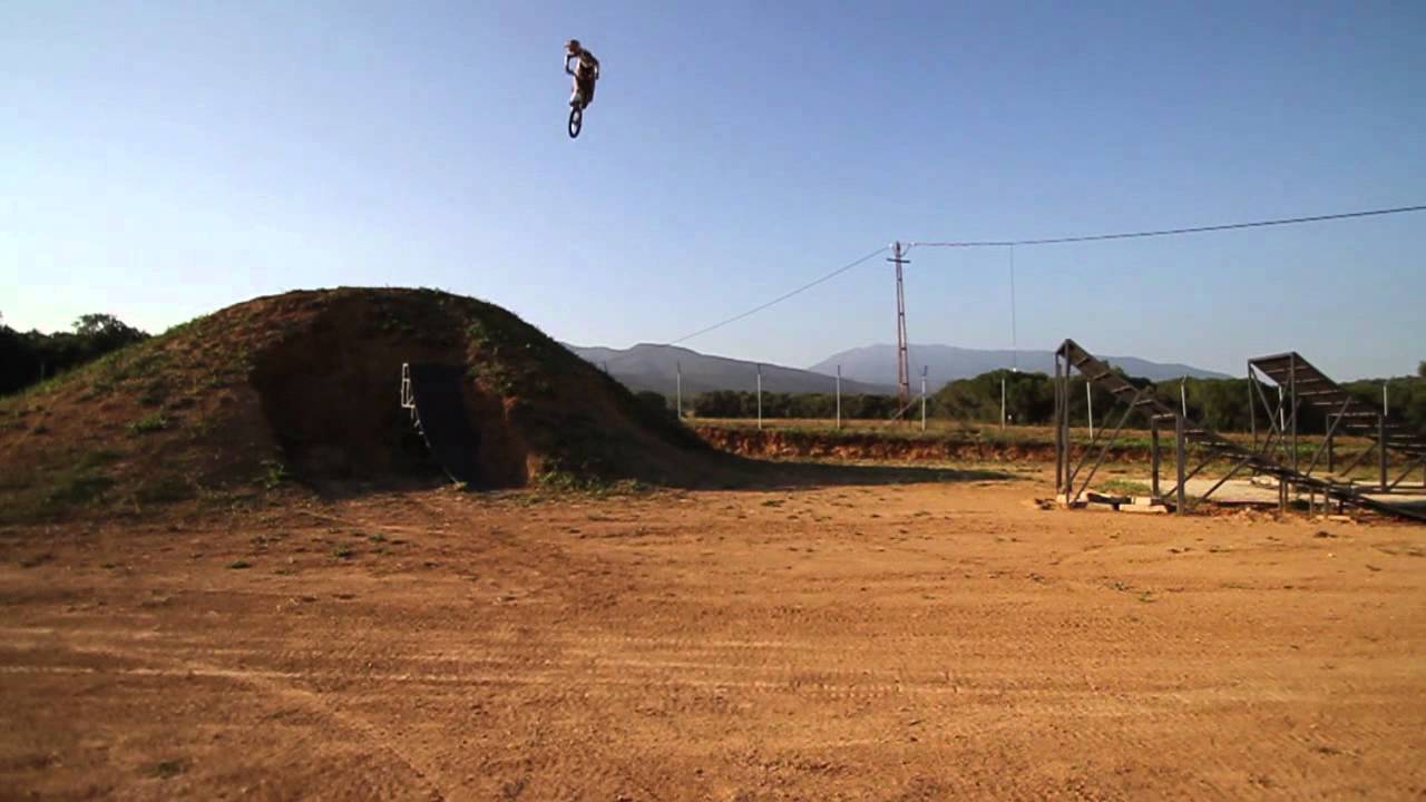 andreu lacondeguy training at his new fmx compound