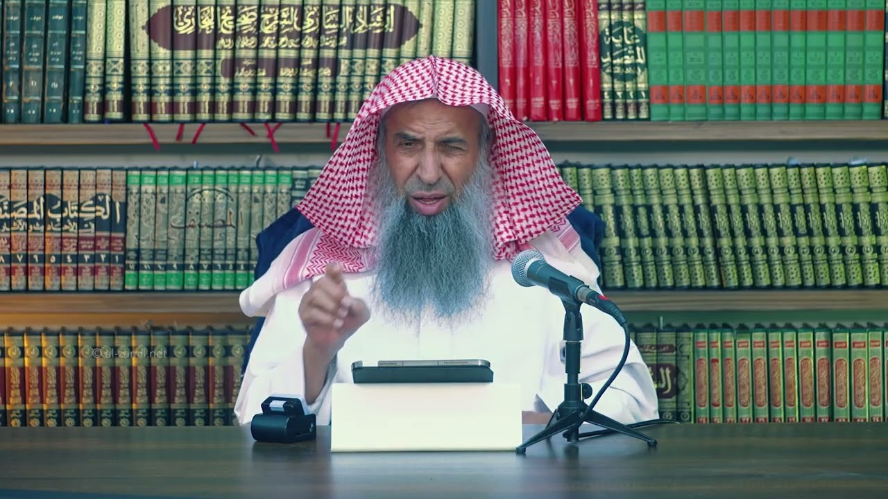 كيف يتصرف من وجد مالاً مخبأً داخل كتب وصية الميت؟