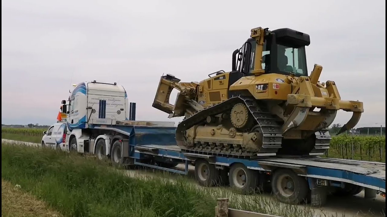 BULDOZER CATERPILLAR D8N CARICO SU CAMION SCANIA LOAD CATERPILLAR D8N ON TRUCK HEAVY LOAD