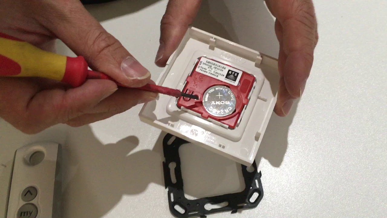 Modèle Smoove - remplacer la pile de la télécommande Somfy