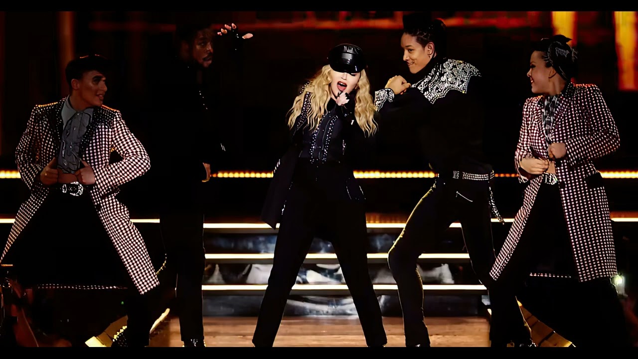 Madonna - Deeper and Deeper (Rebel Heart Tour Studio Version)