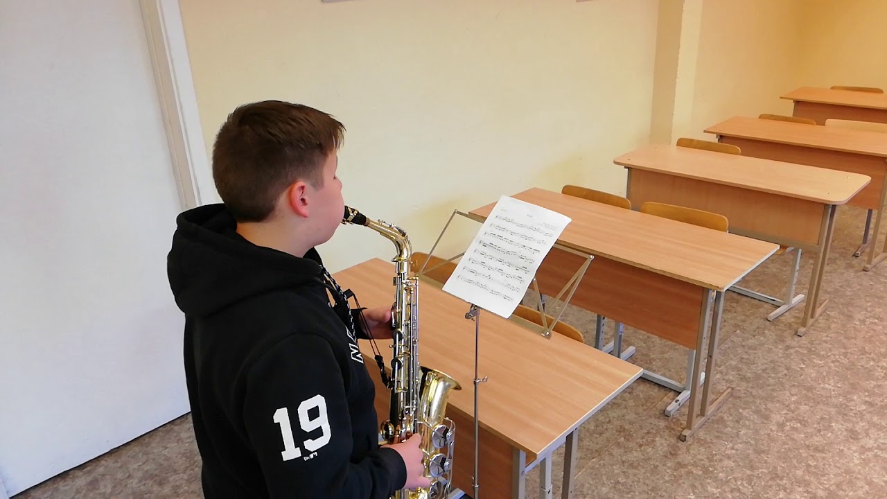 MAGIC! - Rude  (sax alto) kūrinio fragmentą i&scaron; pamokos groja Matas