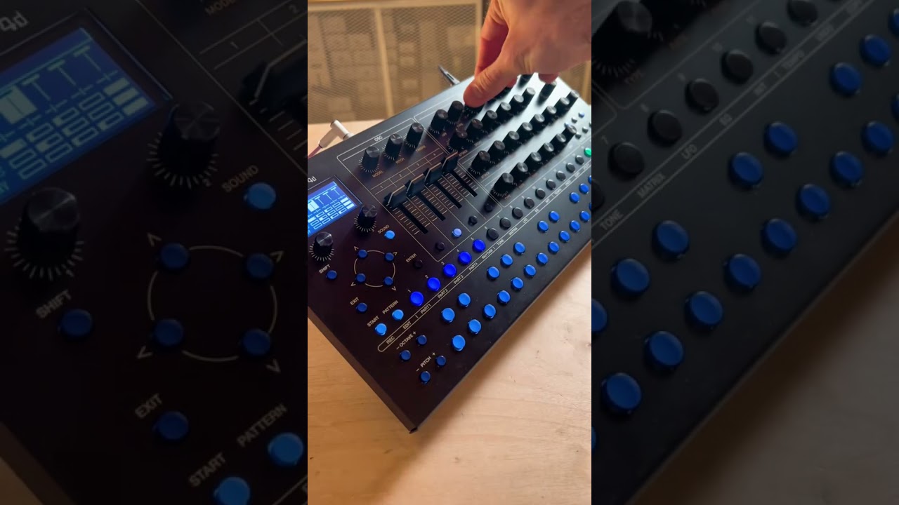 SH 4D first impression #roland #synth #groovebox #sh4d #moogaudio #shorts