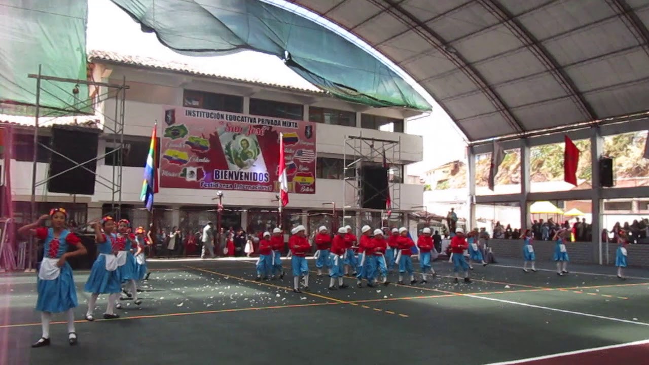 danza de Rusia ..MOSCU COLEGIO SAN JOSE DE CUSCO
