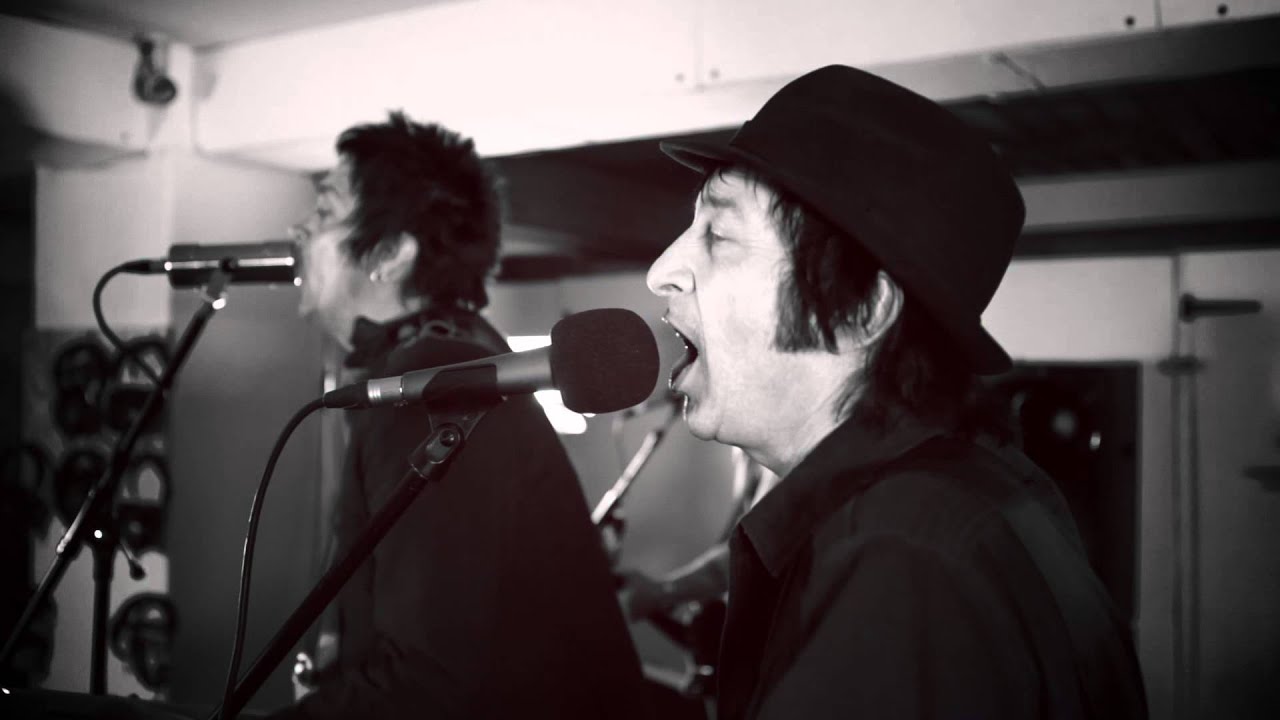 Down by the border - The Crunch