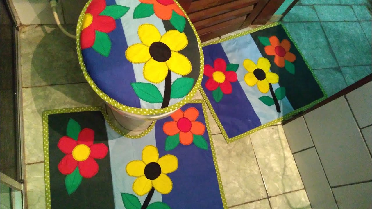 JOGO DE BANHEIRO TAPETES MALHAS COM APLIQUES DE FLORES DE MALHA PASSO A PASSO